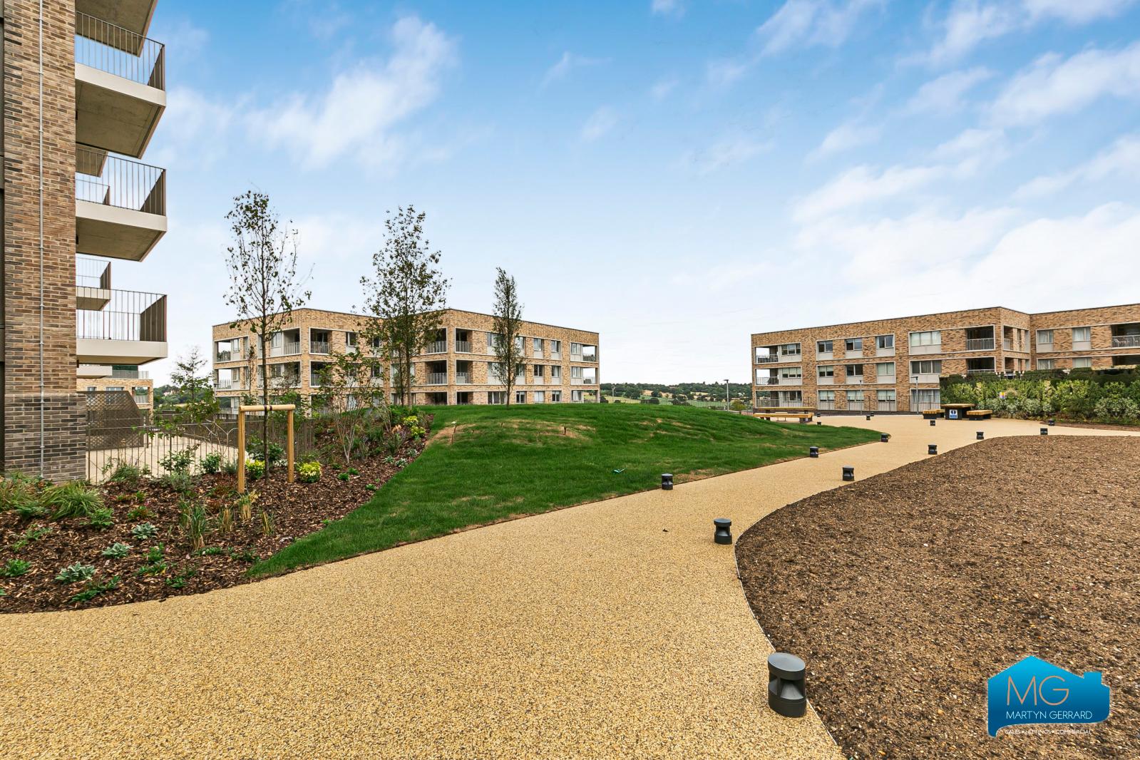 2 bedroom Apartment to rent - Martyn Gerrard
