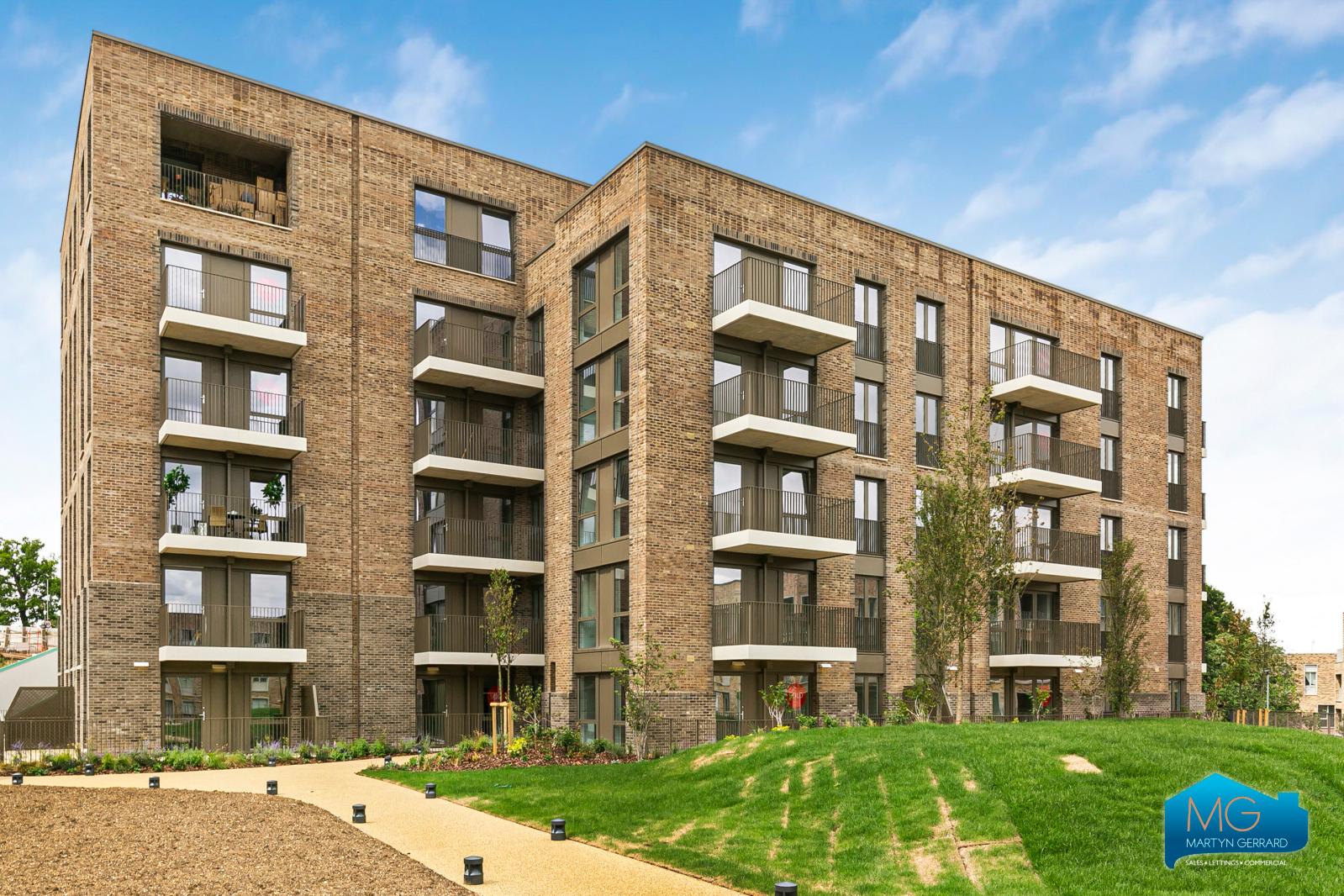 2 bedroom Apartment to rent - Martyn Gerrard