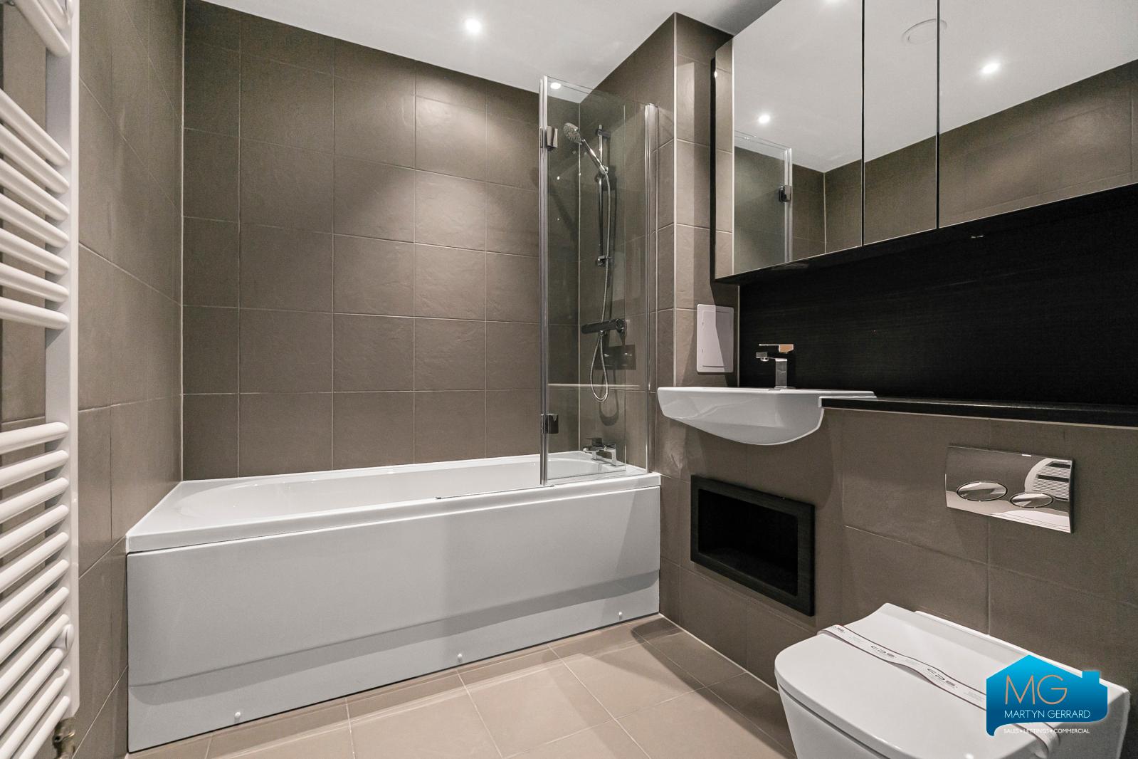2 bedroom Apartment to rent - Martyn Gerrard