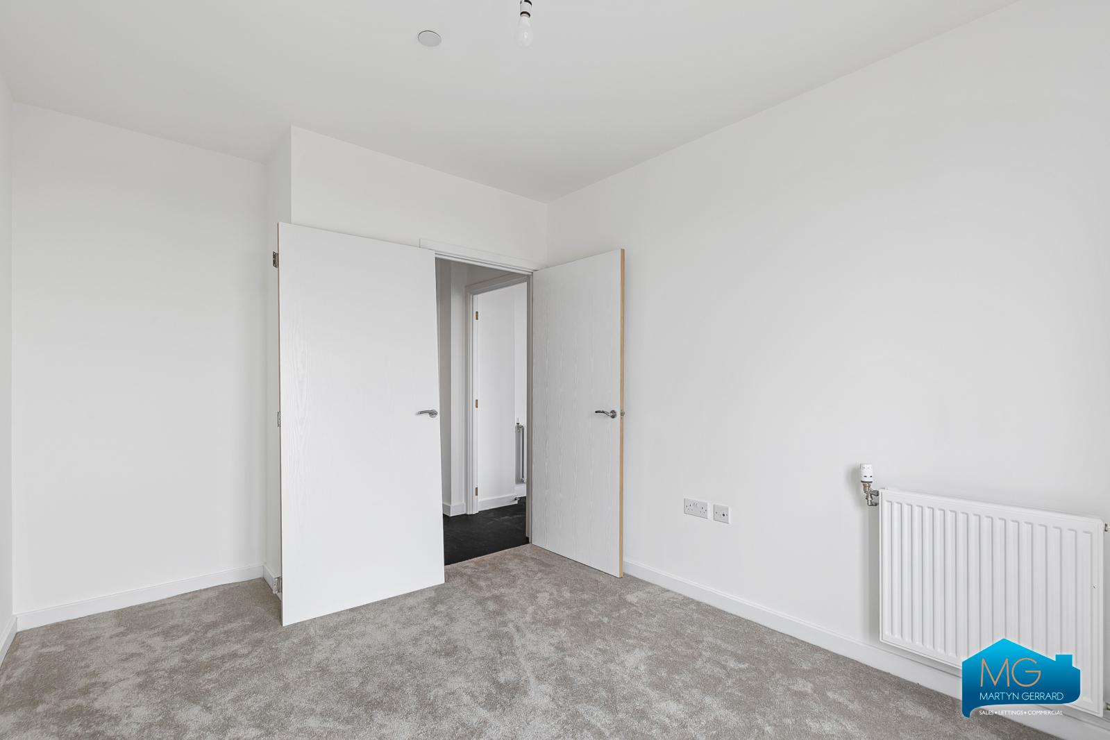 2 bedroom Apartment to rent - Martyn Gerrard