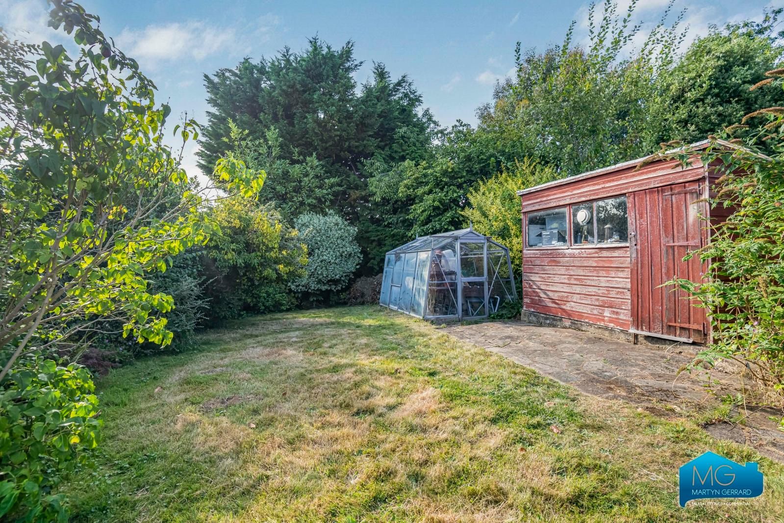 2 bedroom Semi-Detached Bungalow to rent - Martyn Gerrard