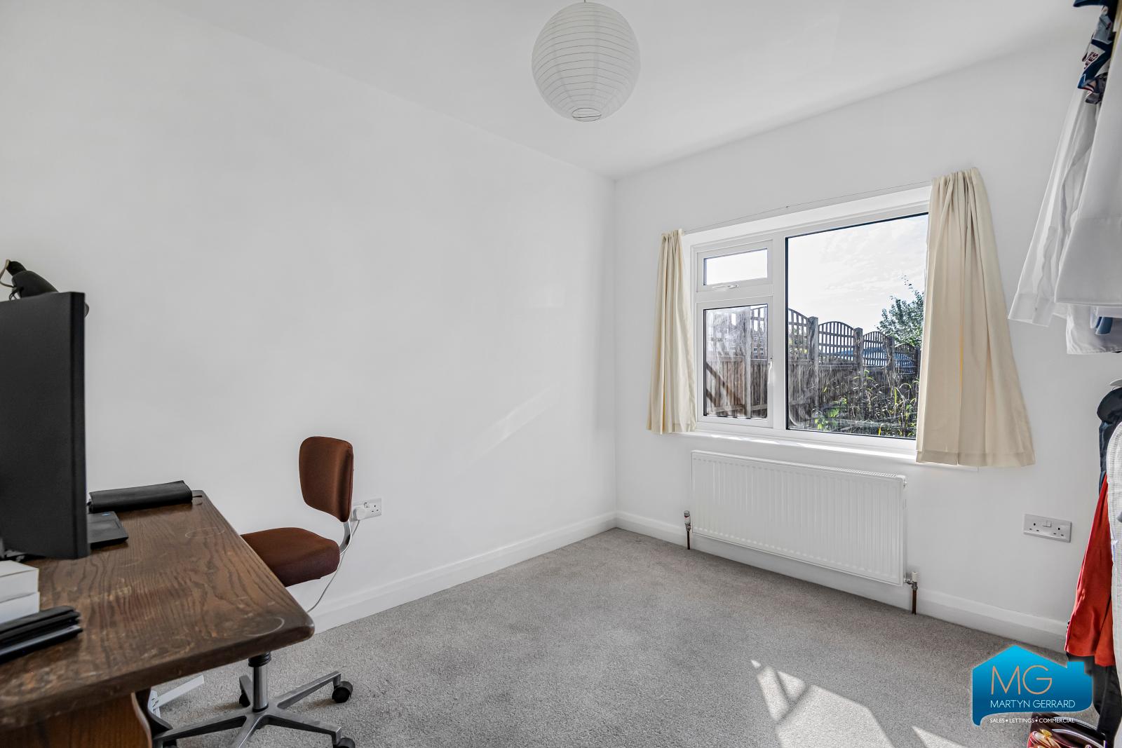2 bedroom Semi-Detached Bungalow to rent - Martyn Gerrard