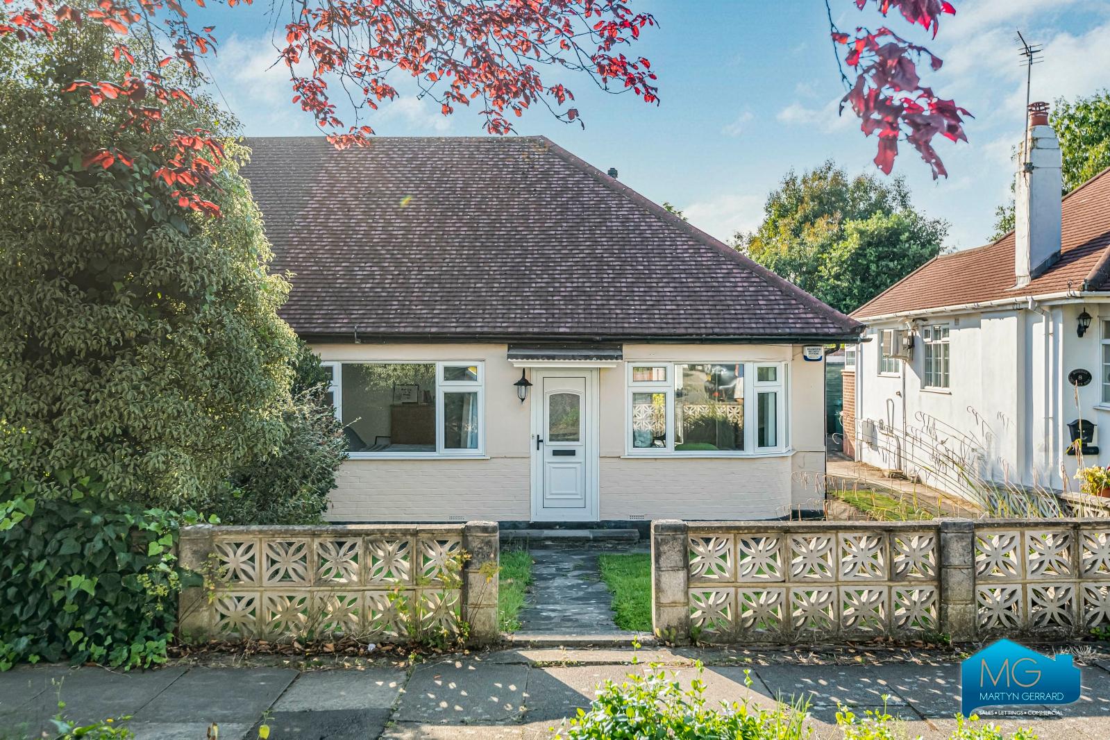2 bedroom Semi-Detached Bungalow to rent - Martyn Gerrard