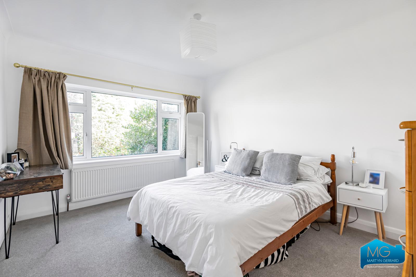 2 bedroom Semi-Detached Bungalow to rent - Martyn Gerrard