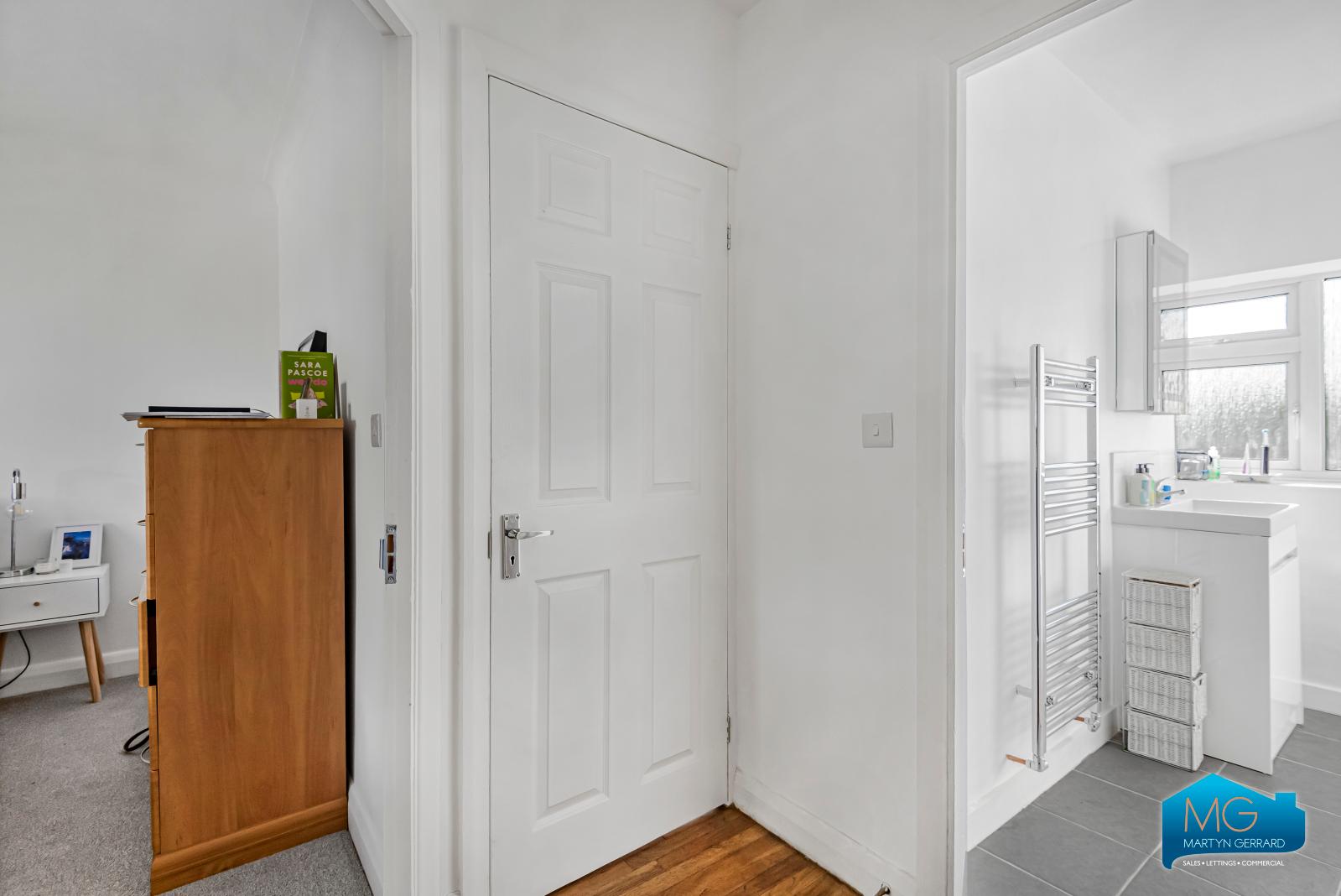 2 bedroom Semi-Detached Bungalow to rent - Martyn Gerrard