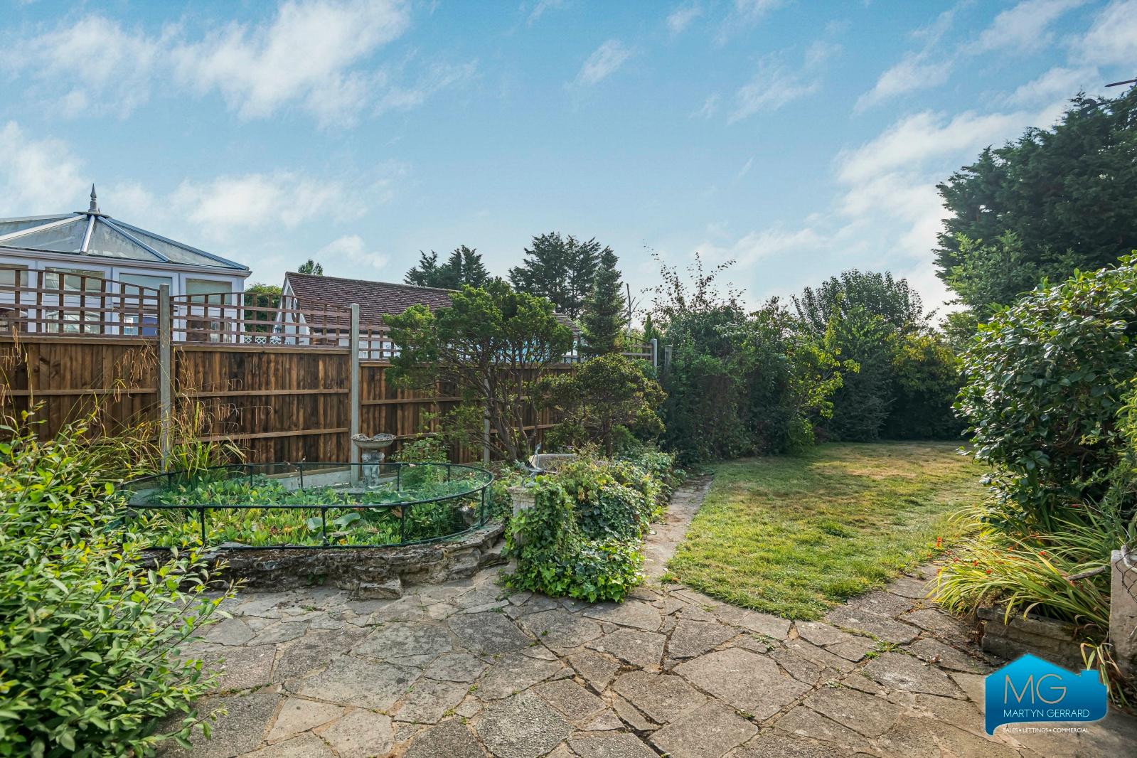 2 bedroom Semi-Detached Bungalow to rent - Martyn Gerrard