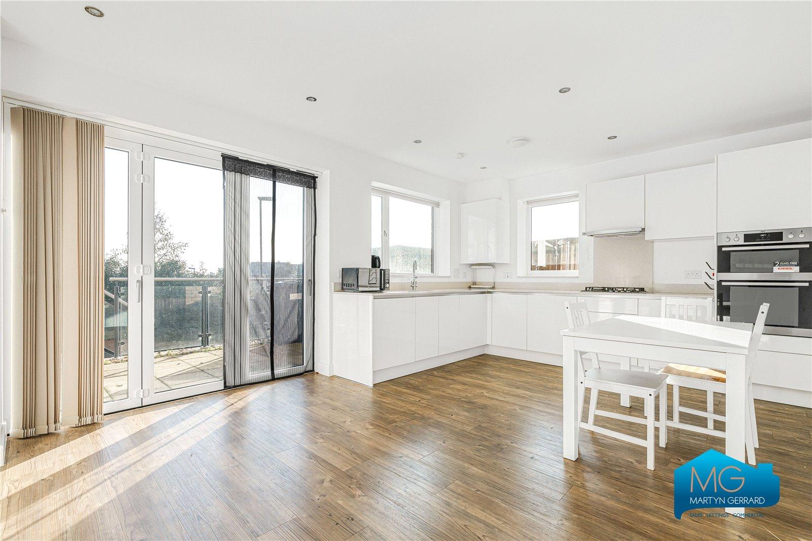 4 bedroom Detached House to rent - Martyn Gerrard