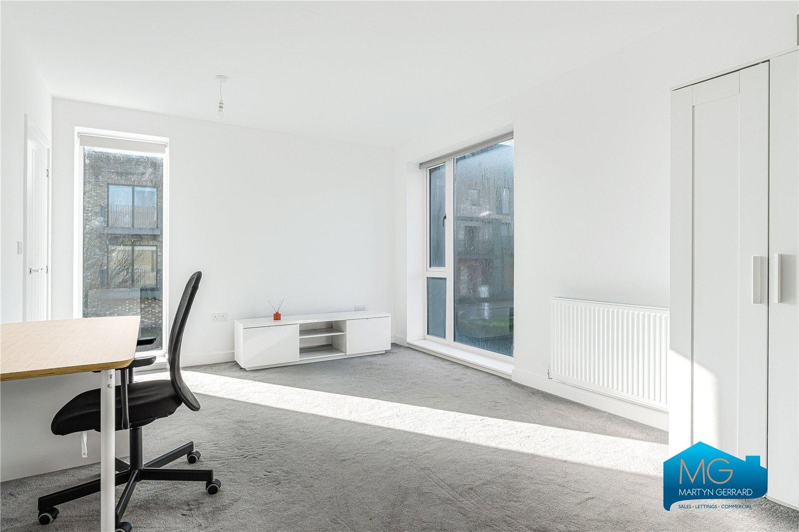 4 bedroom Detached House to rent - Martyn Gerrard