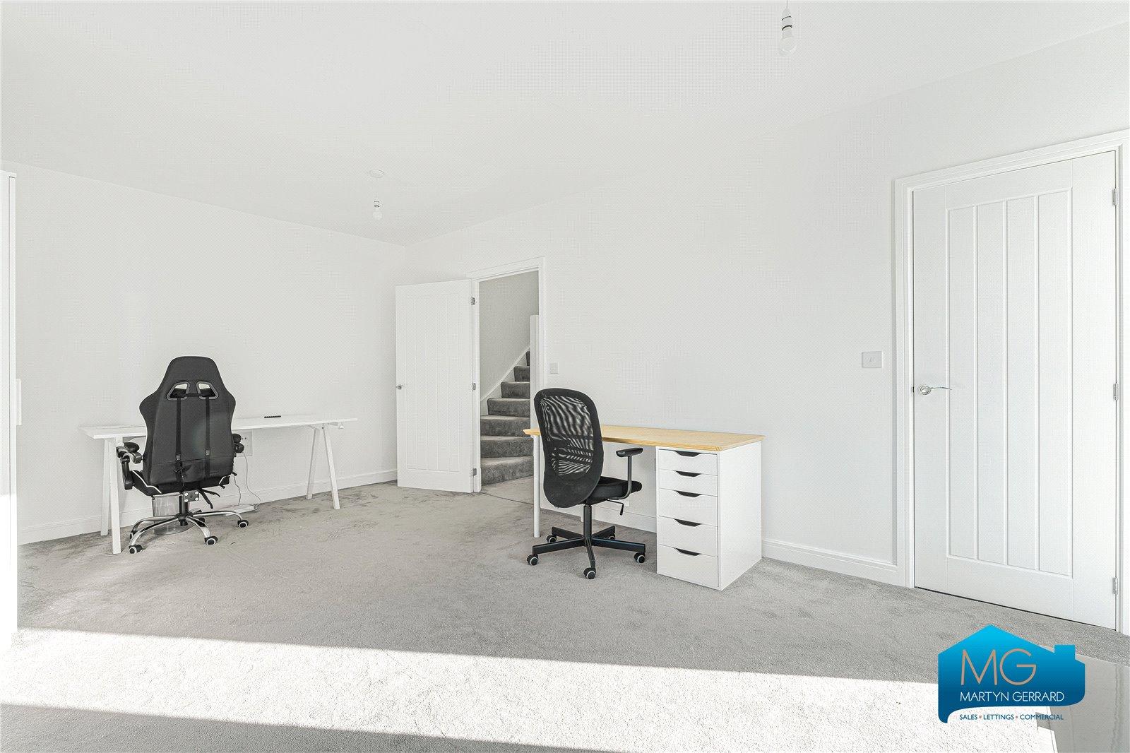 4 bedroom Detached House to rent - Martyn Gerrard