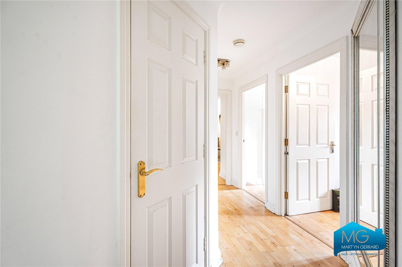 2 bedroom Ground Floor Flat to rent - Martyn Gerrard