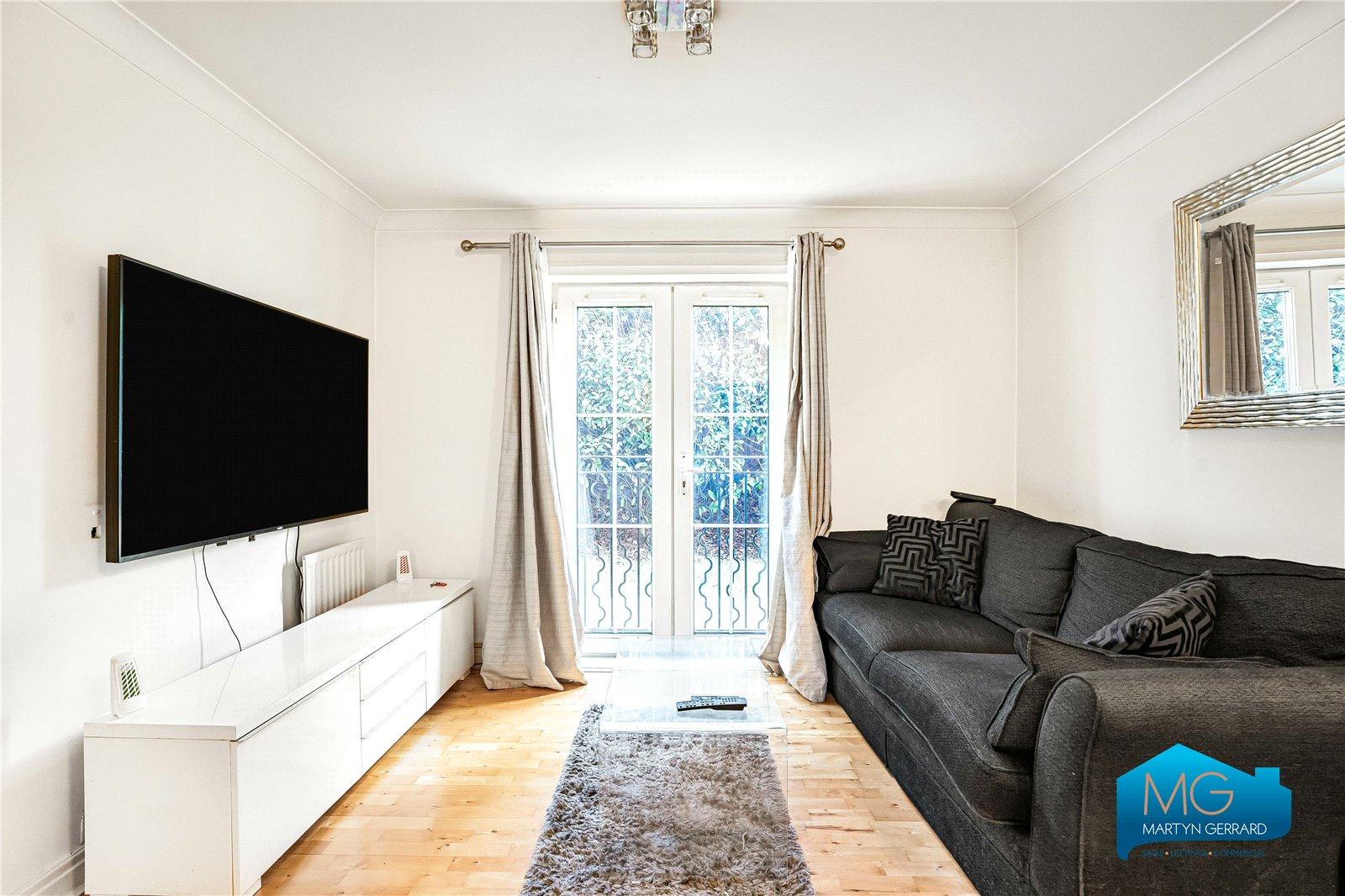 2 bedroom Ground Floor Flat to rent - Martyn Gerrard