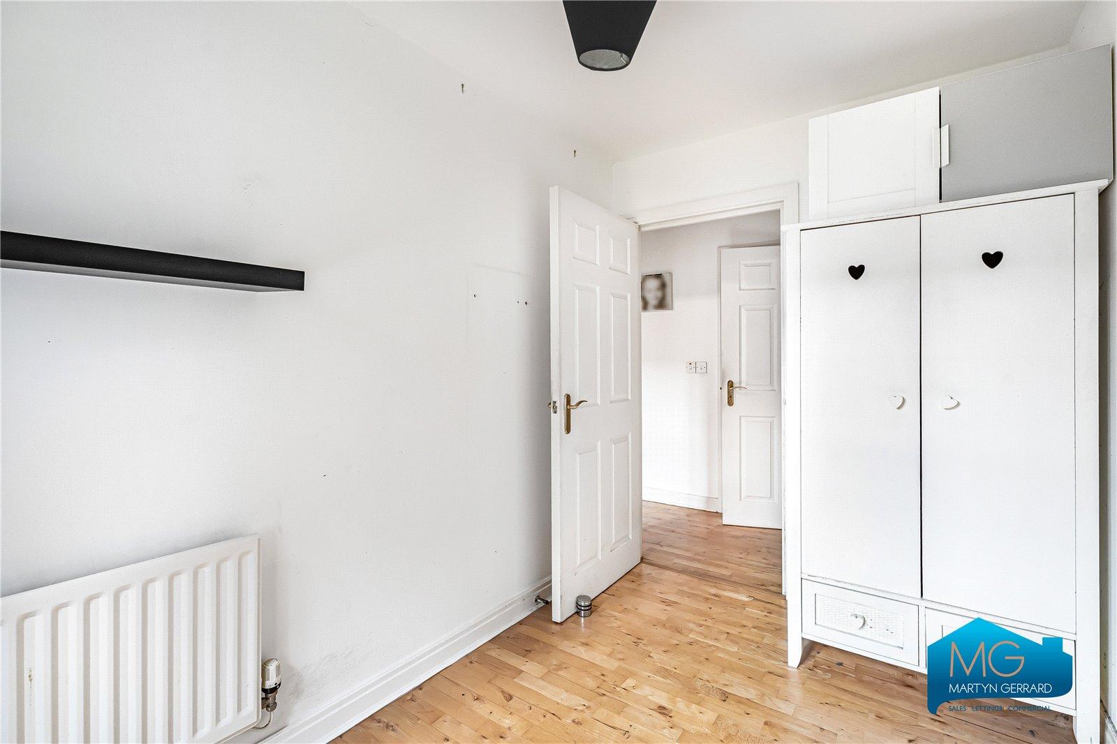 2 bedroom Ground Floor Flat to rent - Martyn Gerrard