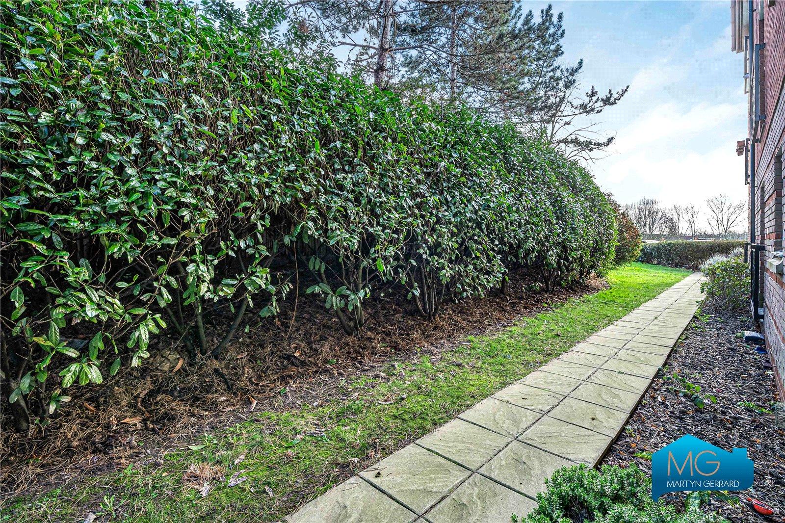 2 bedroom Ground Floor Flat to rent - Martyn Gerrard