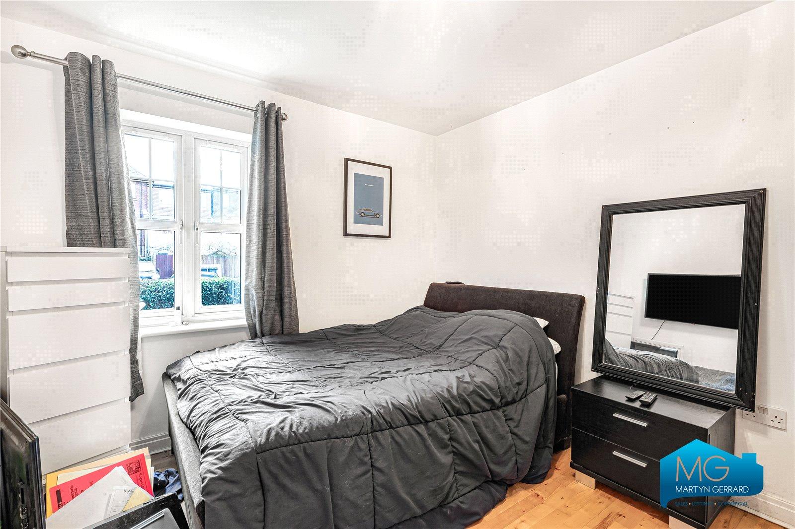2 bedroom Ground Floor Flat to rent - Martyn Gerrard
