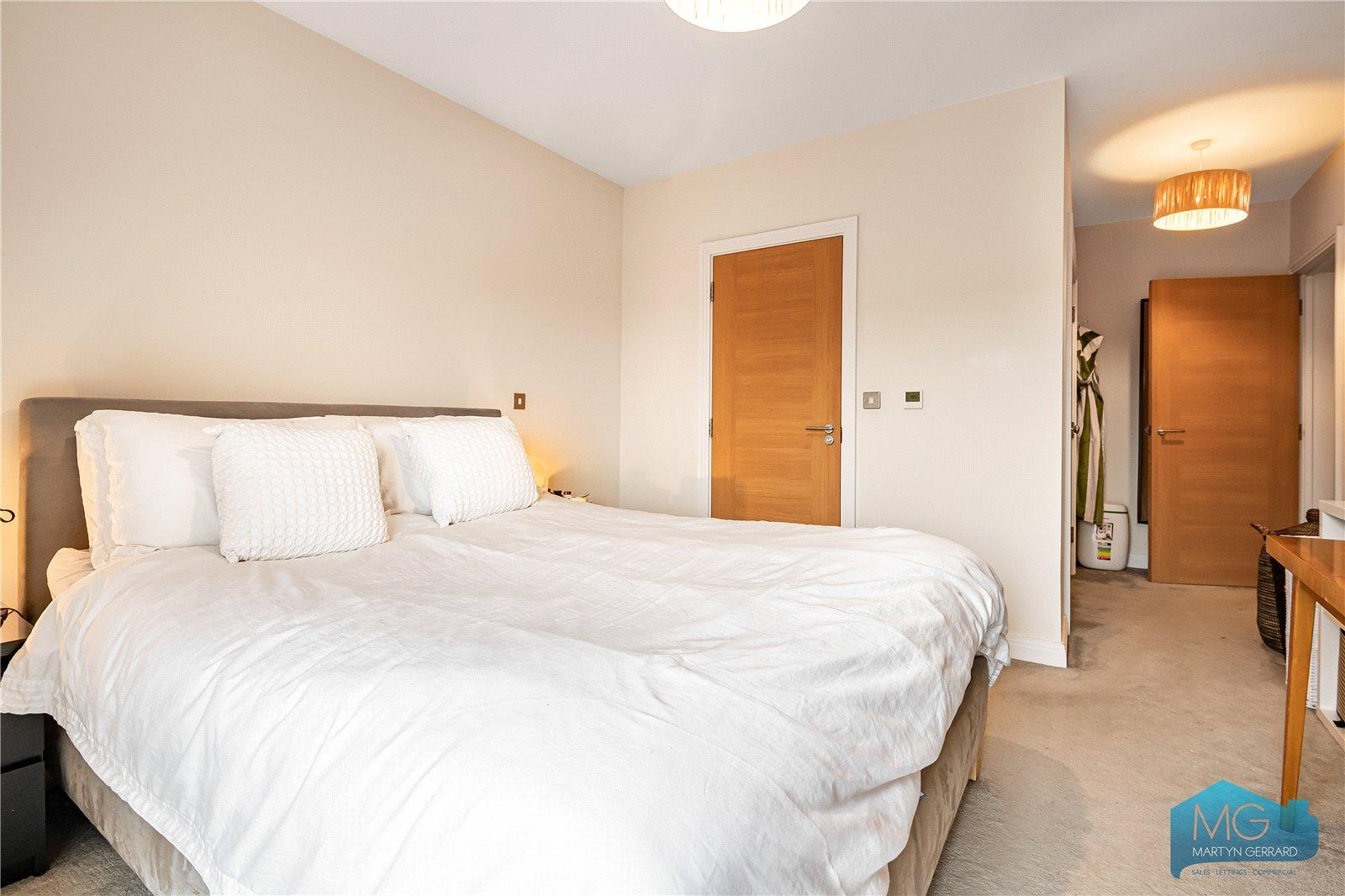 2 bedroom Apartment for sale - Martyn Gerrard