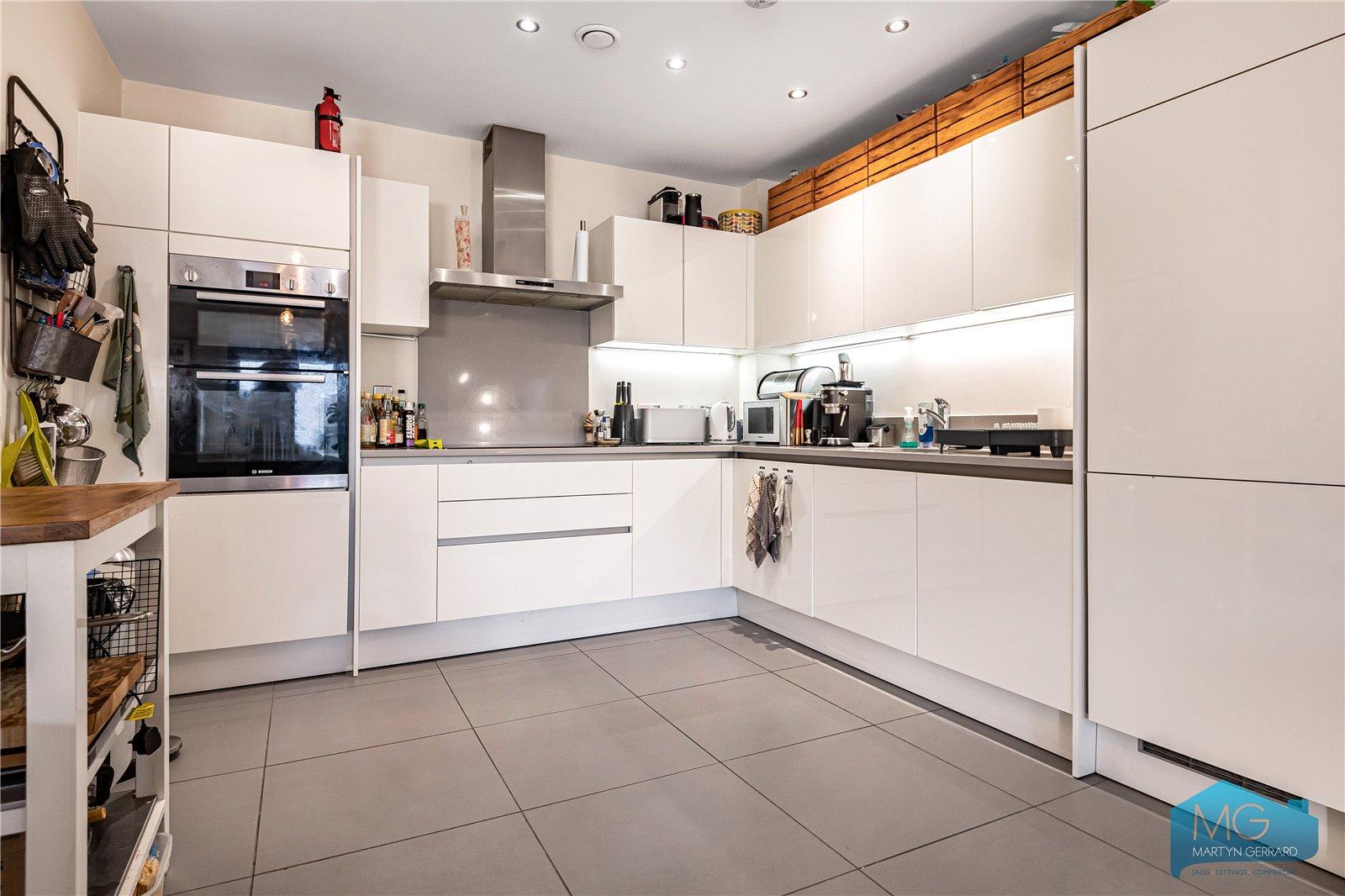 2 bedroom Apartment for sale - Martyn Gerrard