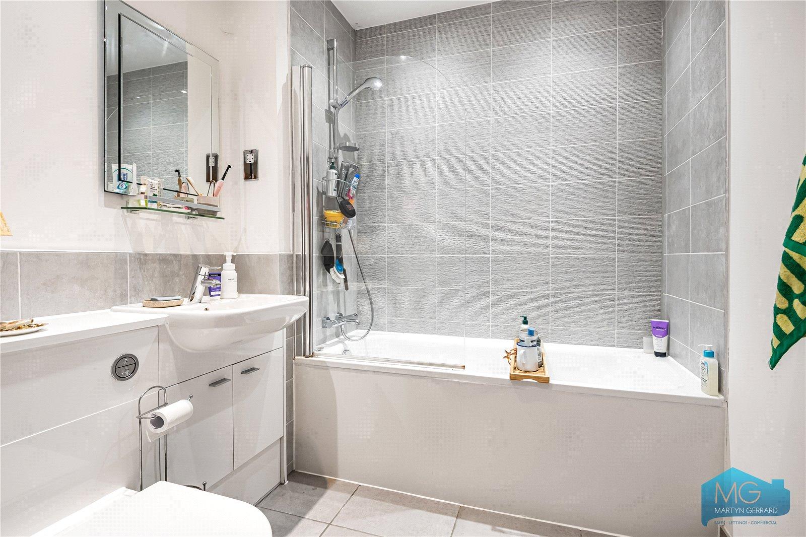 2 bedroom Apartment for sale - Martyn Gerrard