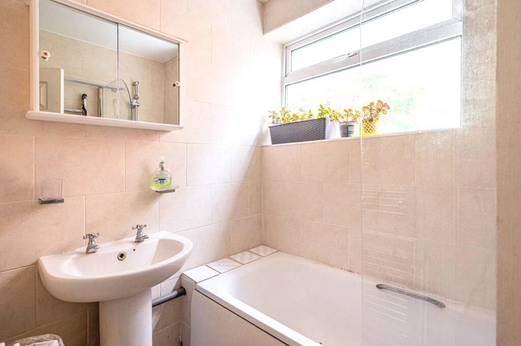 1 bedroom Apartment to rent - Martyn Gerrard