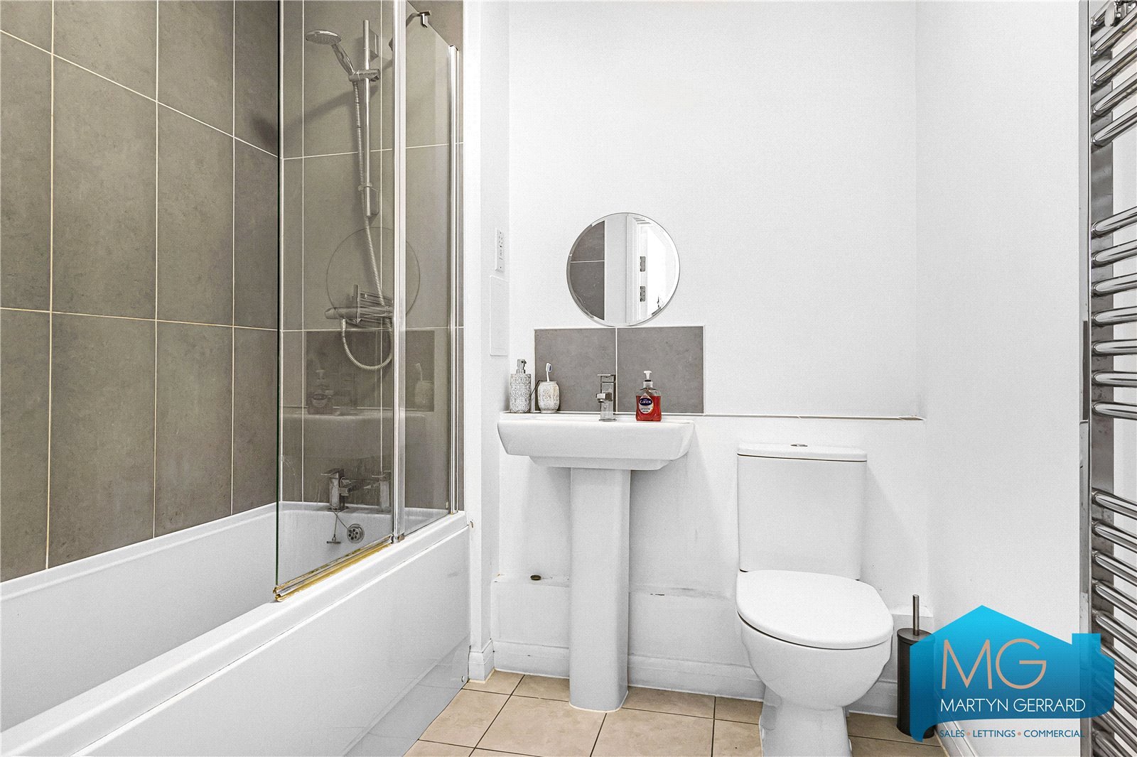 2 bedroom Apartment to rent - Martyn Gerrard