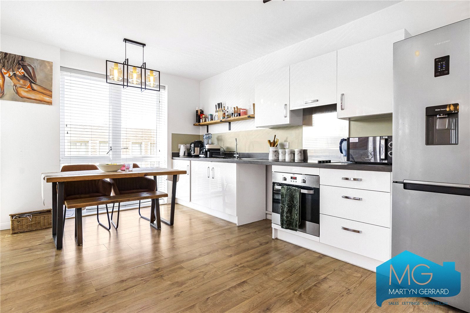 2 bedroom Apartment to rent - Martyn Gerrard