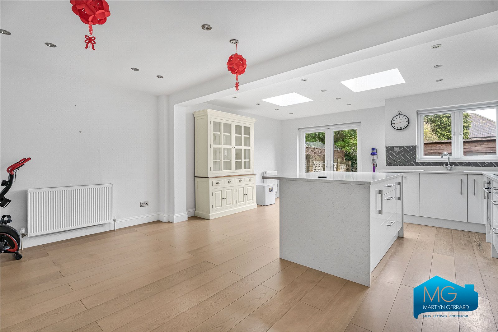 4 bedroom House to rent - Martyn Gerrard