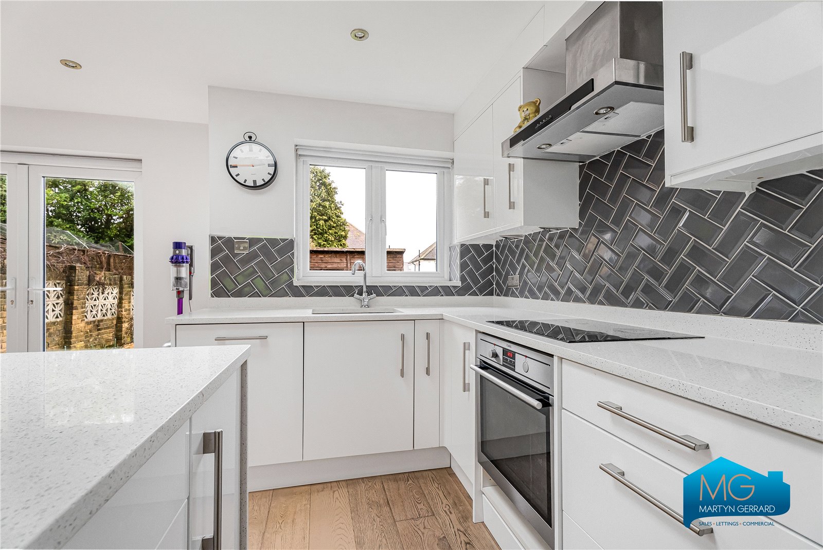 4 bedroom House to rent - Martyn Gerrard