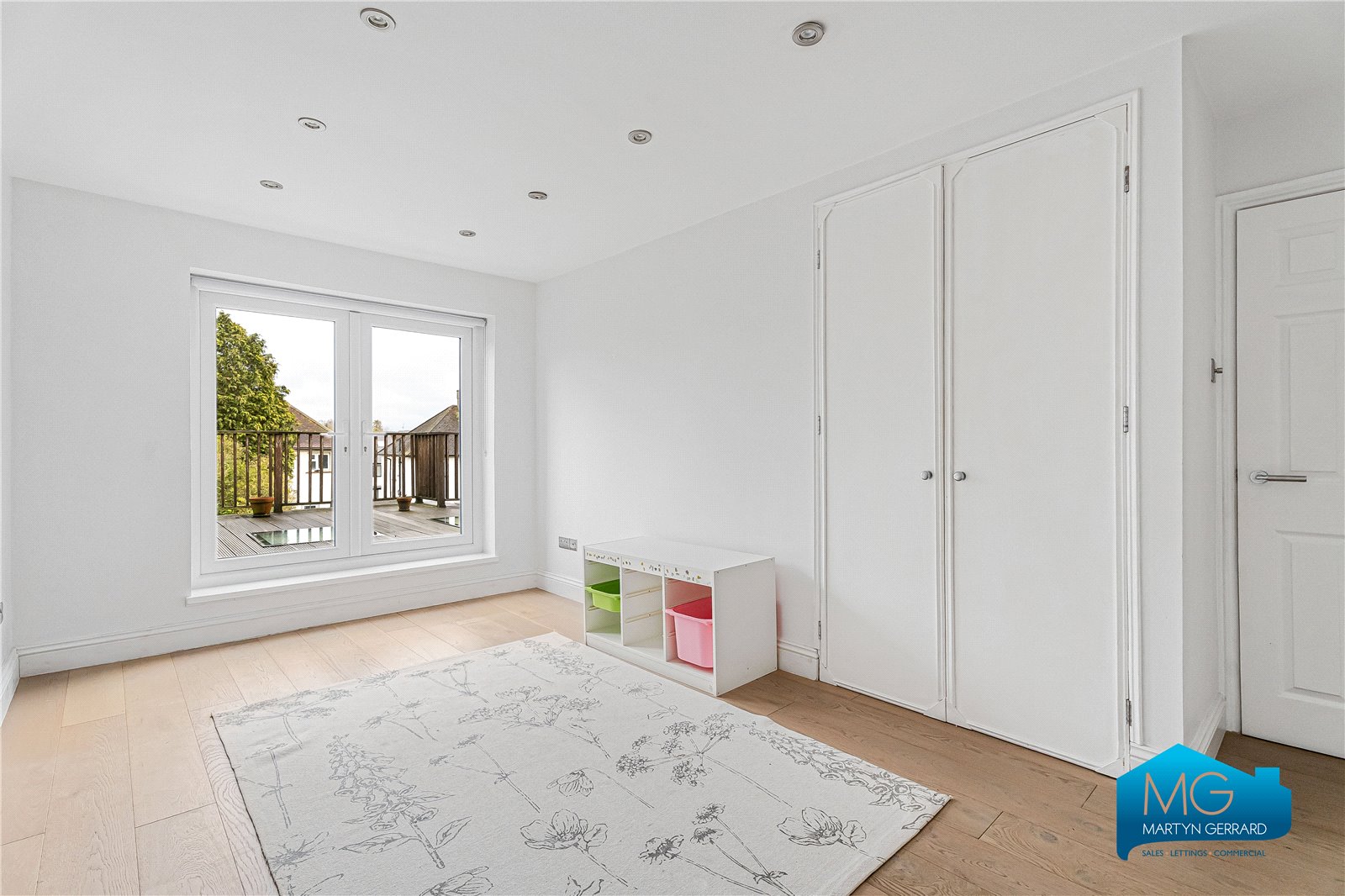 4 bedroom House to rent - Martyn Gerrard
