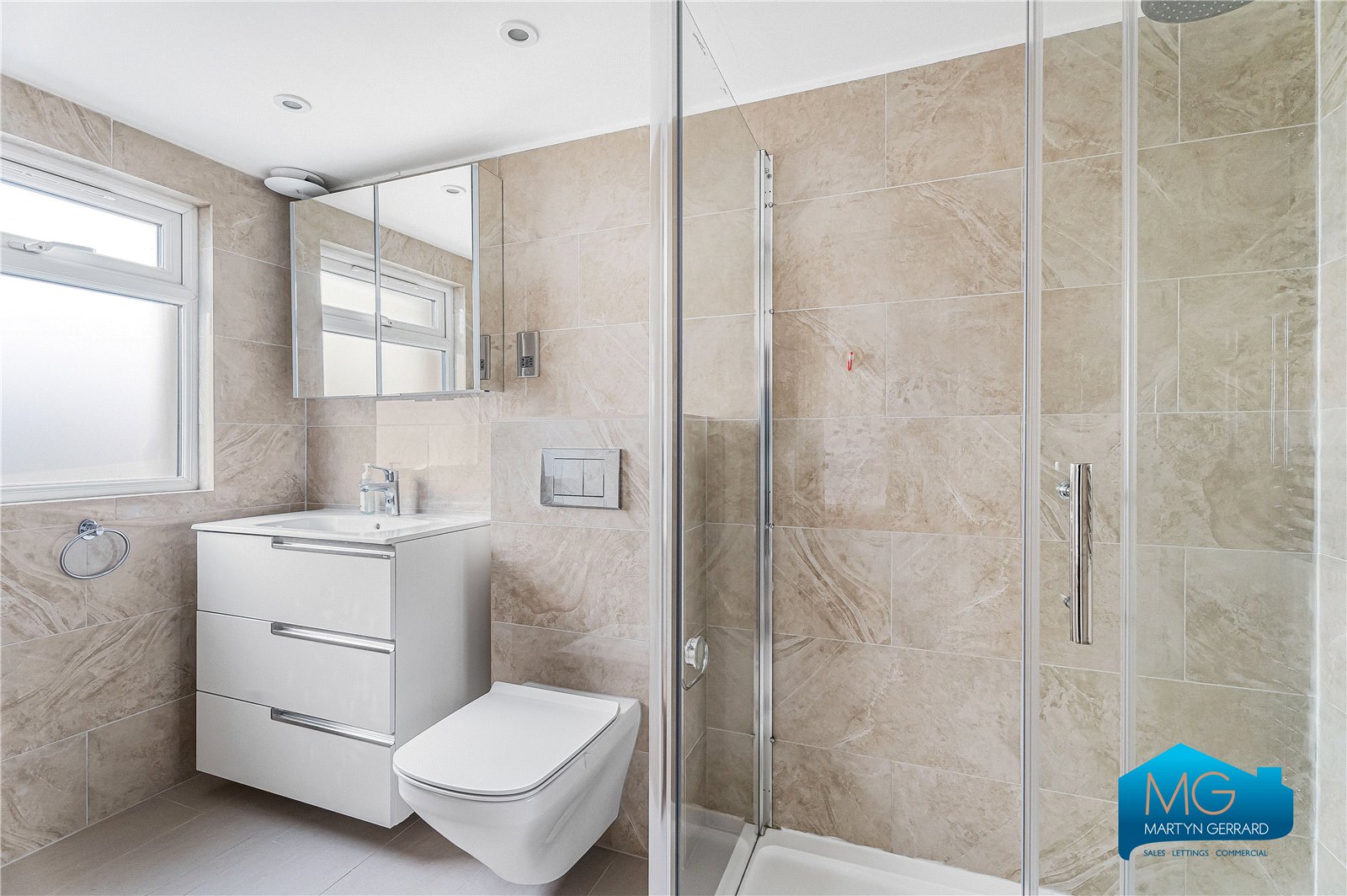 4 bedroom House to rent - Martyn Gerrard
