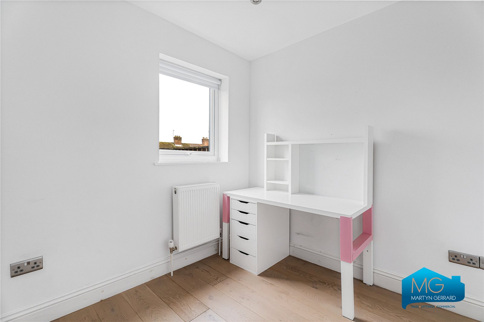 4 bedroom House to rent - Martyn Gerrard