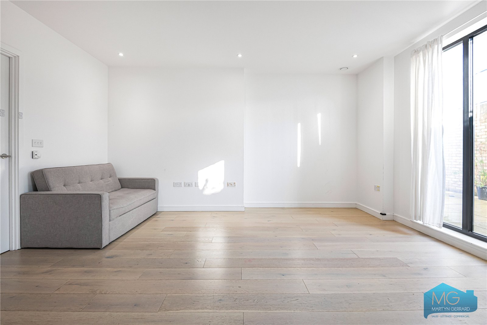 1 bedroom Apartment for sale - Martyn Gerrard