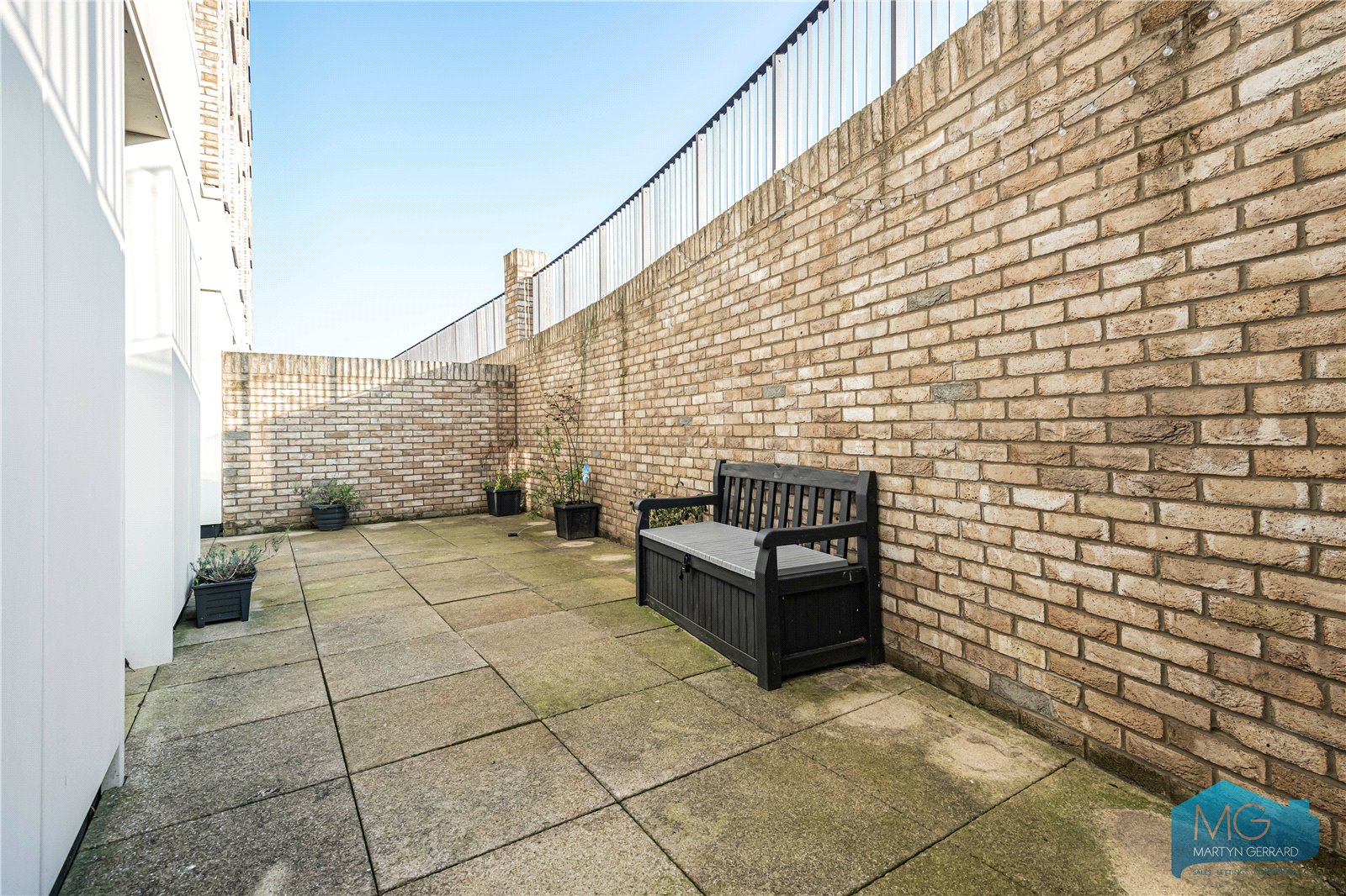 1 bedroom Apartment for sale - Martyn Gerrard