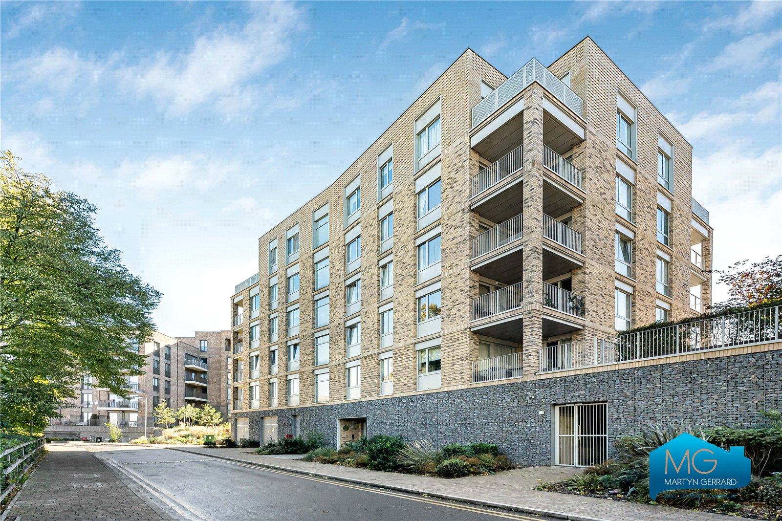 3 bedroom Apartment to rent - Martyn Gerrard