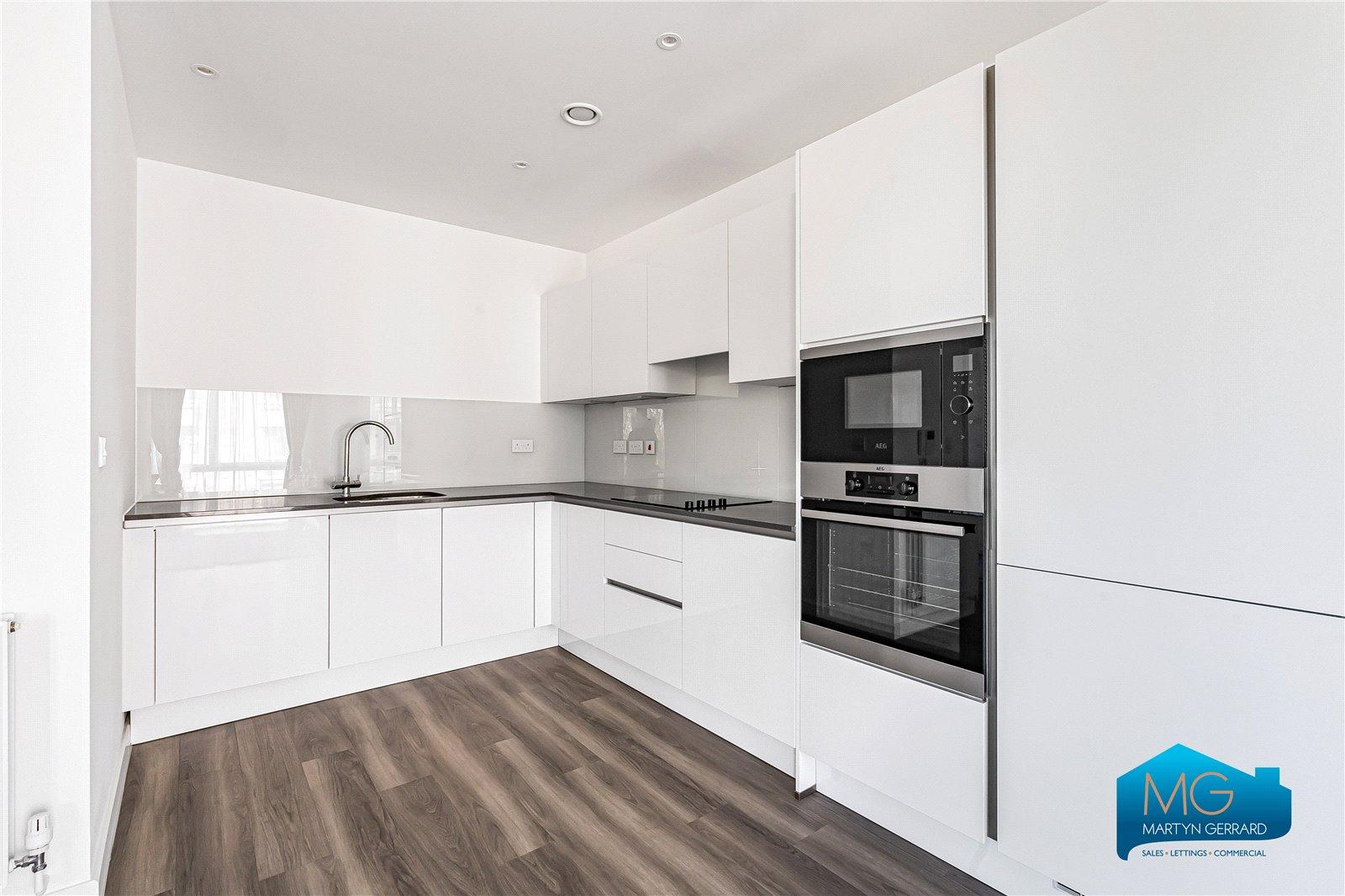 3 bedroom Apartment to rent - Martyn Gerrard