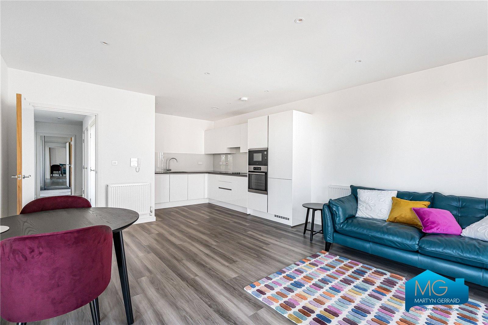 3 bedroom Apartment to rent - Martyn Gerrard