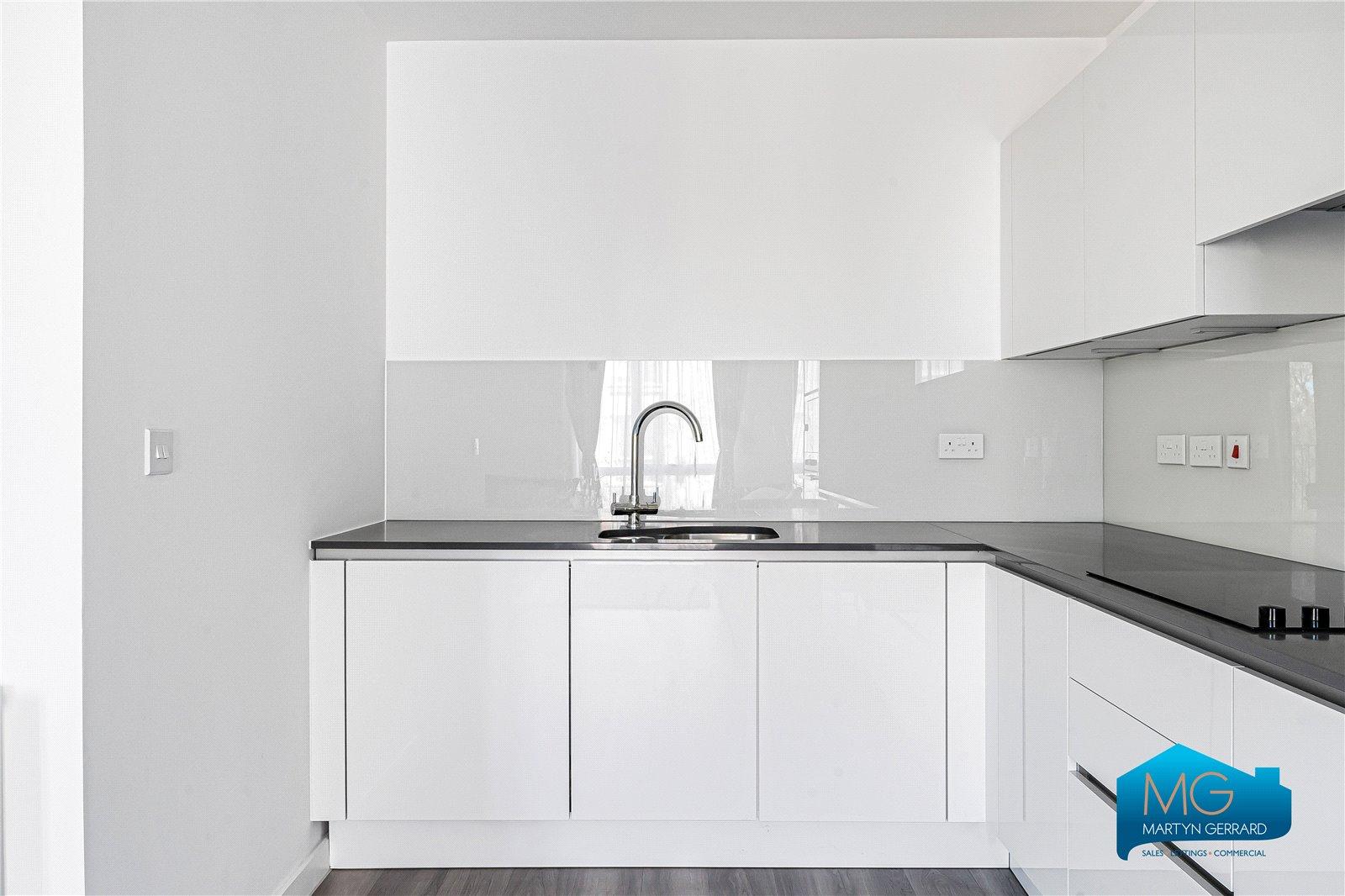 3 bedroom Apartment to rent - Martyn Gerrard