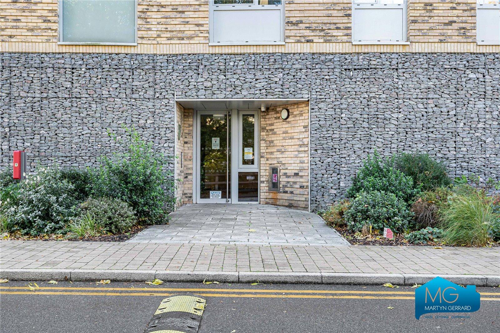 3 bedroom Apartment to rent - Martyn Gerrard