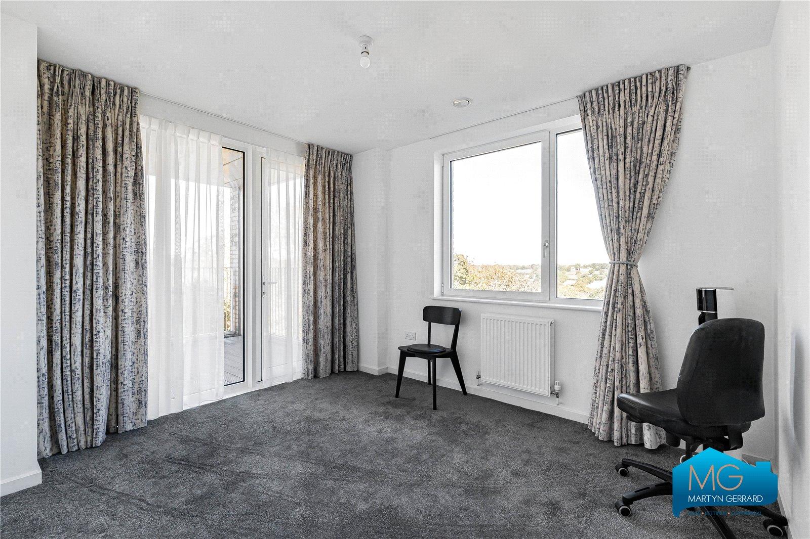 3 bedroom Apartment to rent - Martyn Gerrard