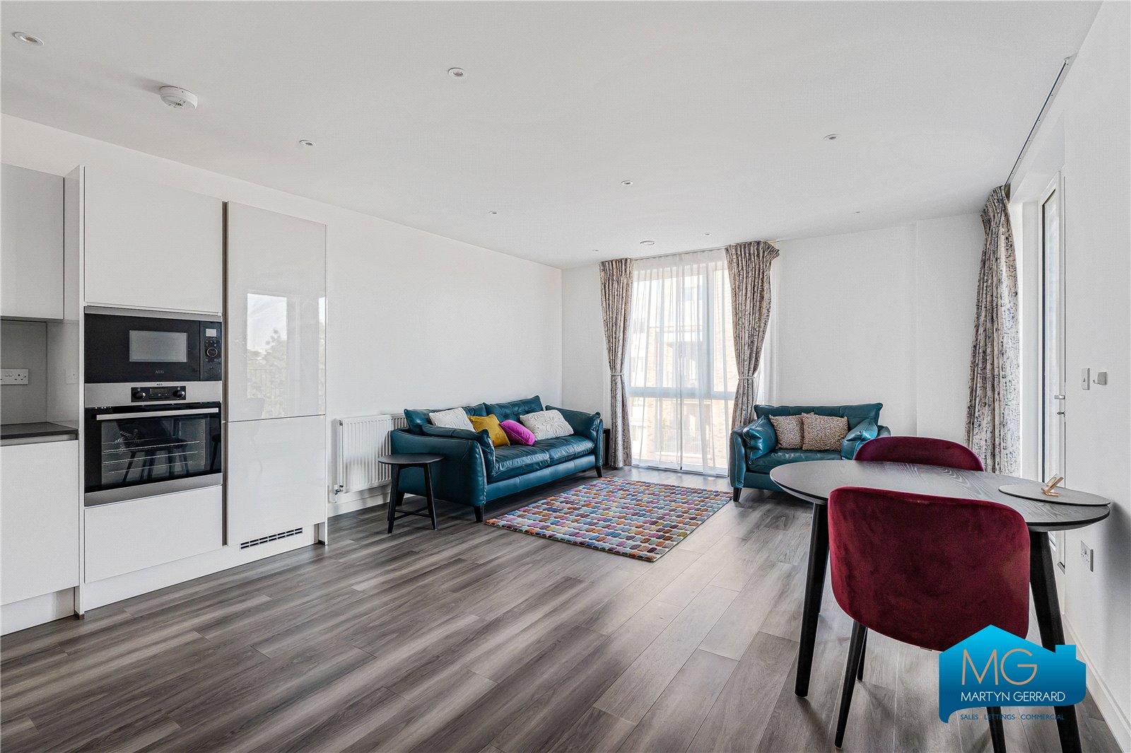 3 bedroom Apartment to rent - Martyn Gerrard