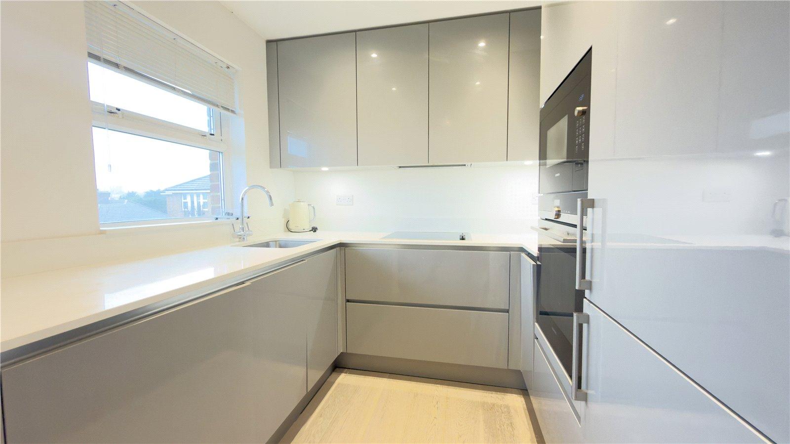 2 bedroom Apartment to rent - Martyn Gerrard