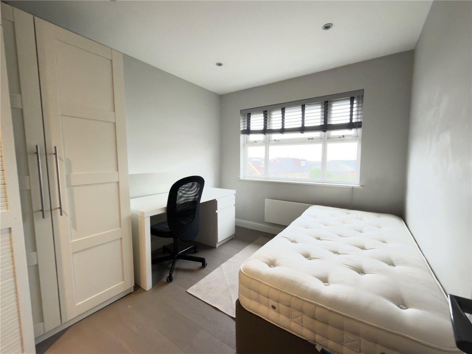 2 bedroom Apartment to rent - Martyn Gerrard