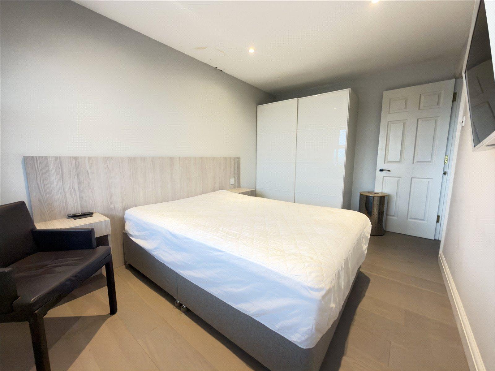 2 bedroom Apartment to rent - Martyn Gerrard