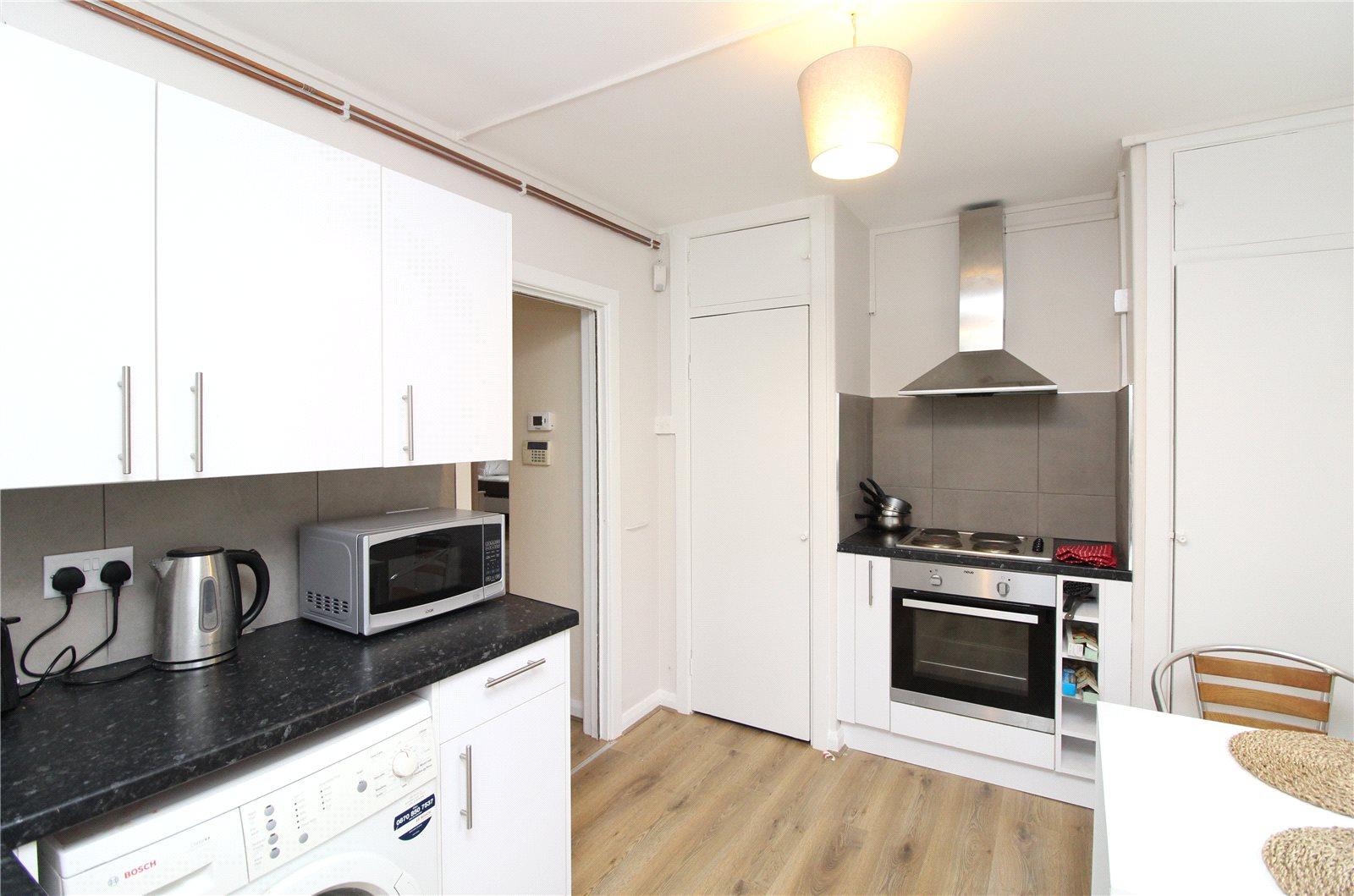 1 bedroom Ground Floor Flat to rent - Martyn Gerrard