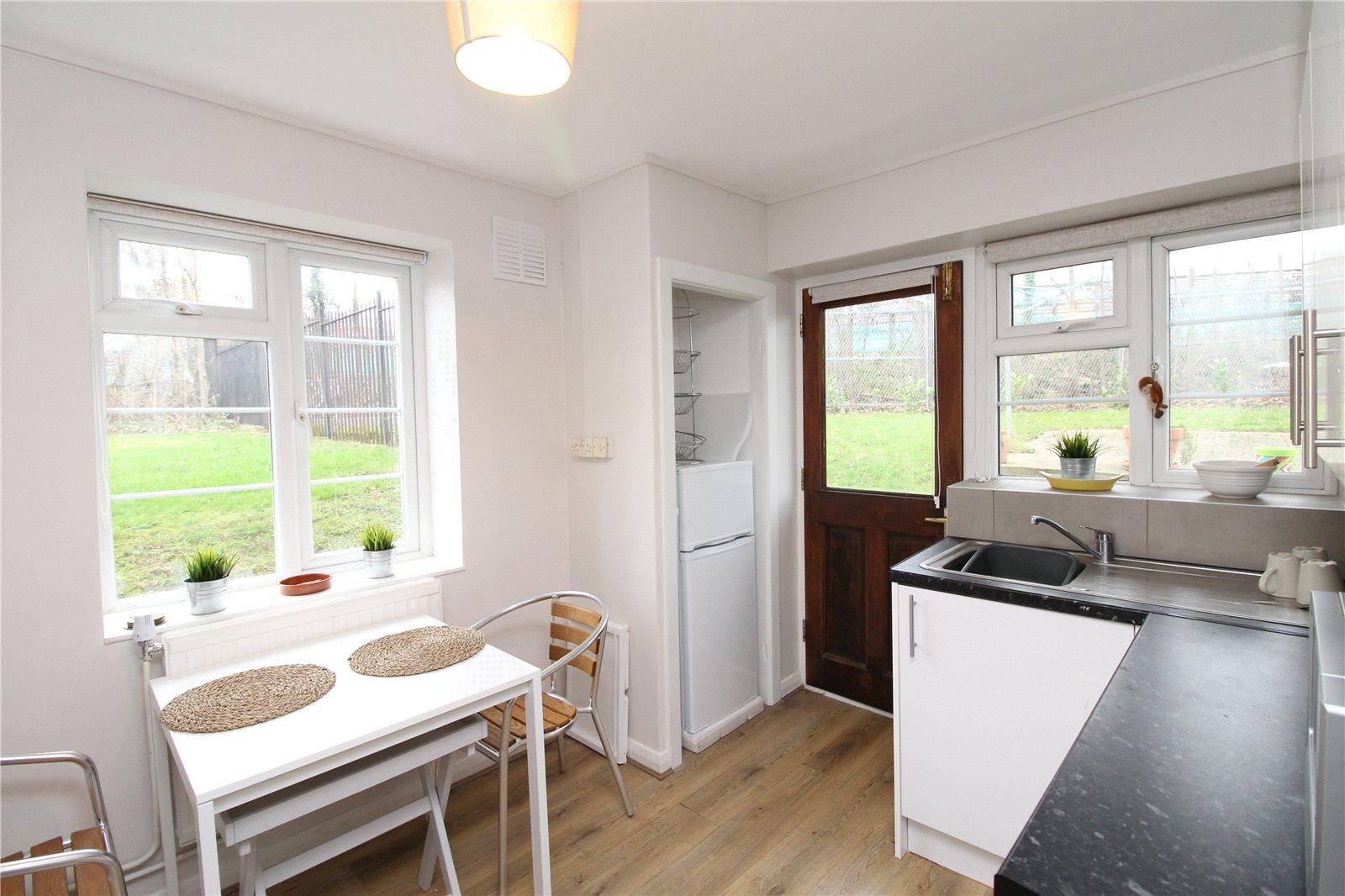 1 bedroom Ground Floor Flat to rent - Martyn Gerrard