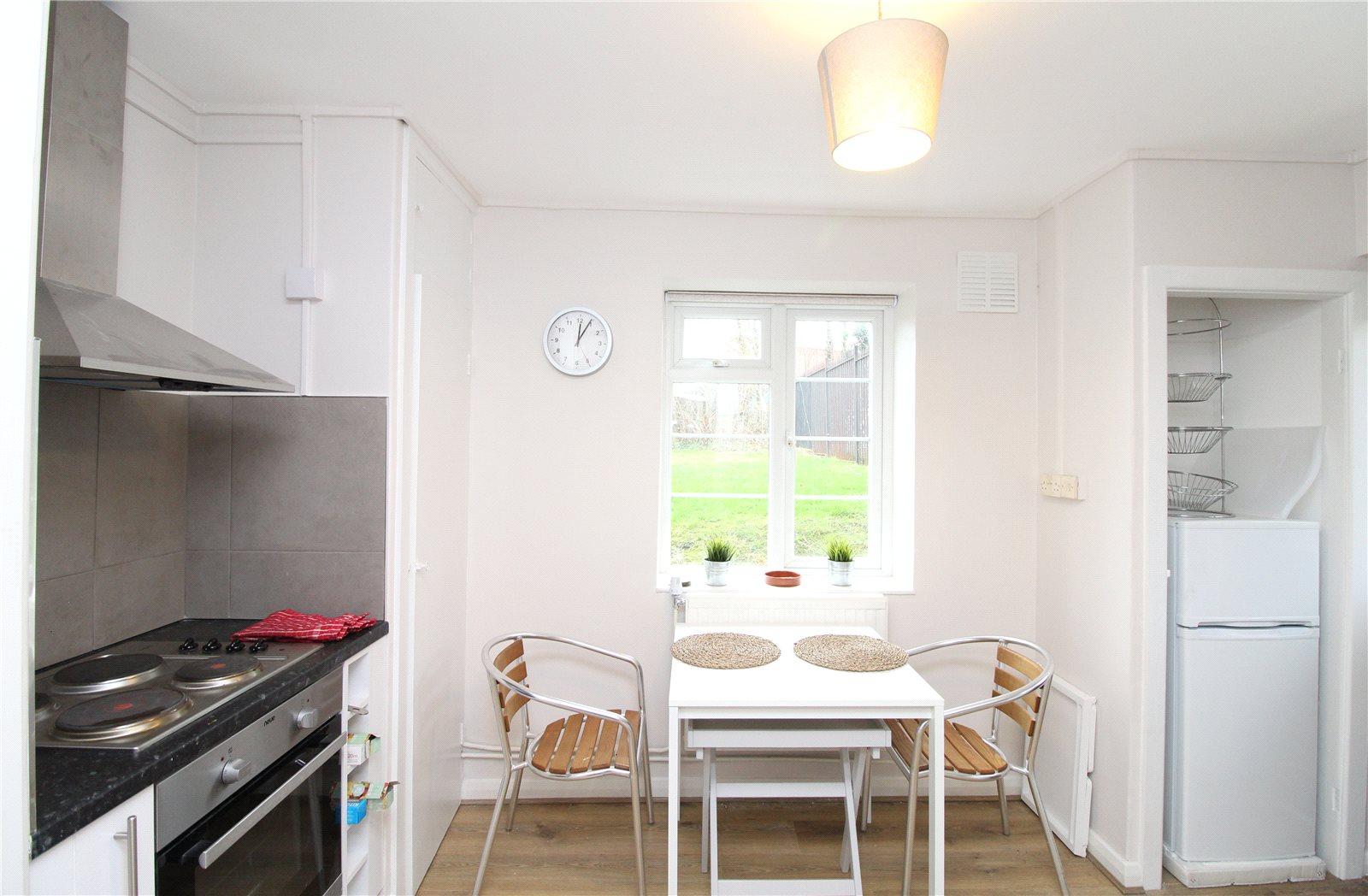 1 bedroom Ground Floor Flat to rent - Martyn Gerrard