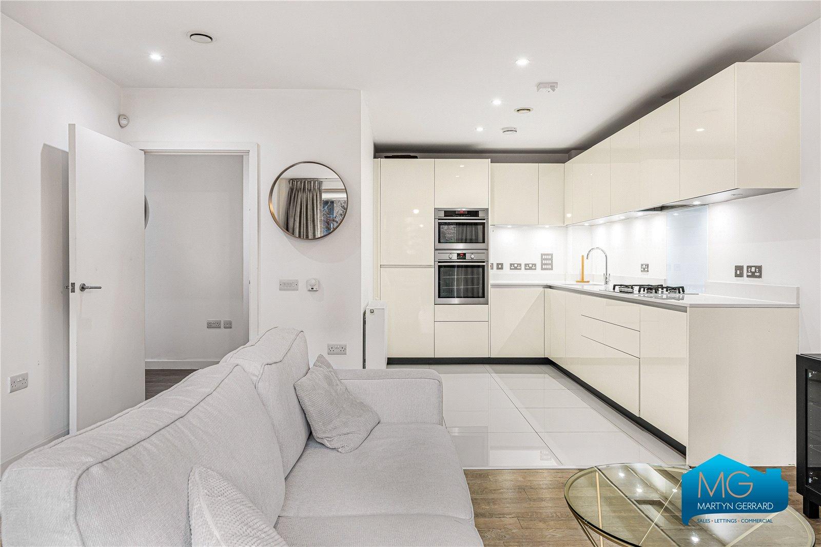 1 bedroom Ground Floor Flat to rent - Martyn Gerrard