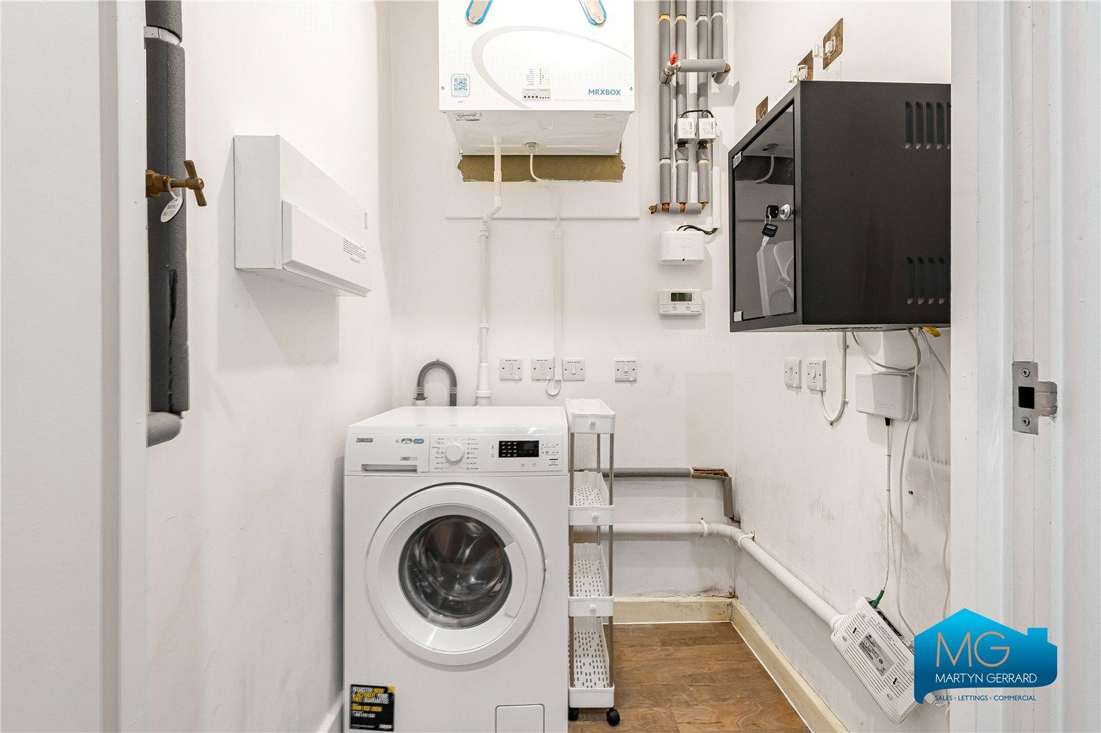 1 bedroom Ground Floor Flat to rent - Martyn Gerrard