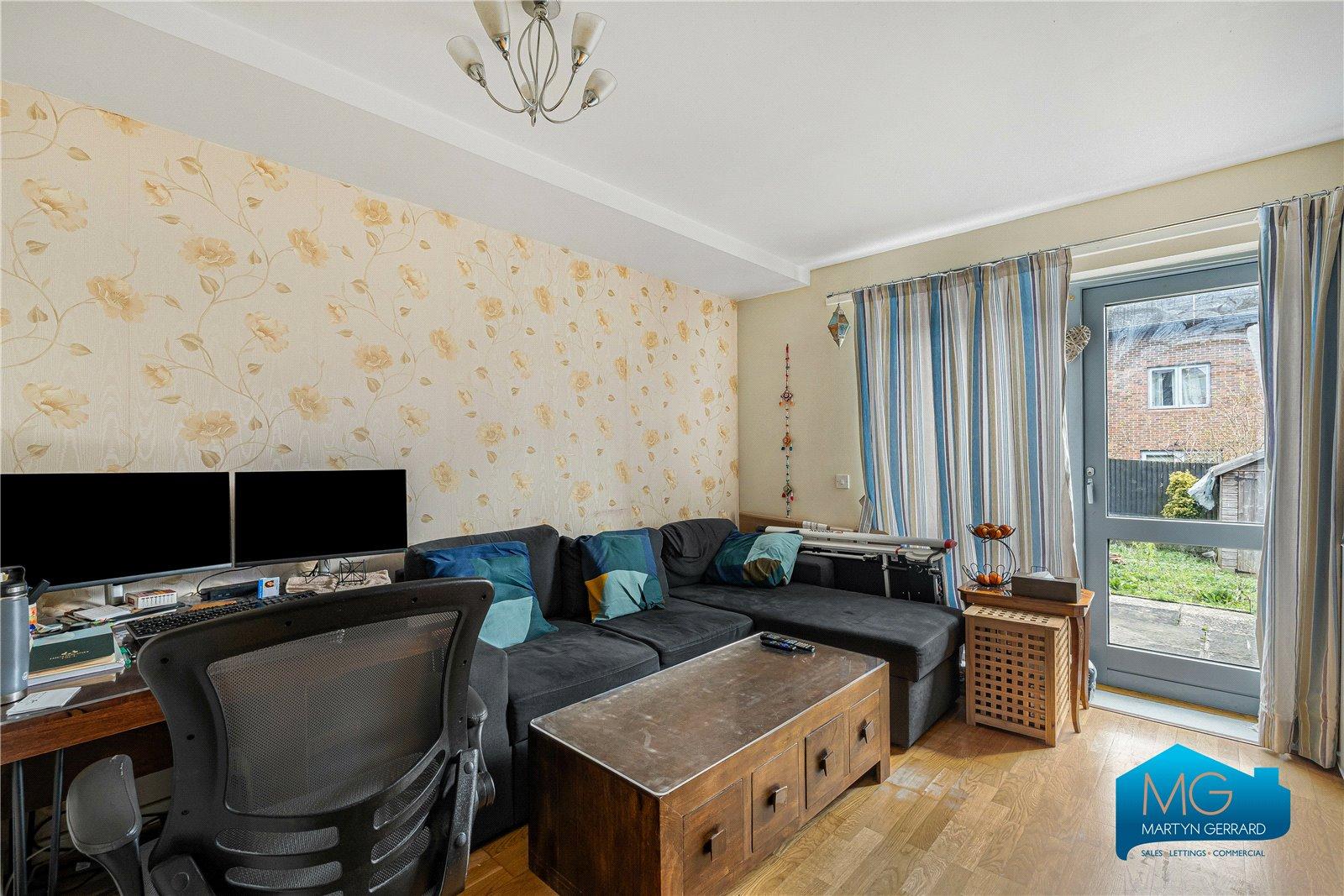 2 bedroom Terraced House to rent - Martyn Gerrard
