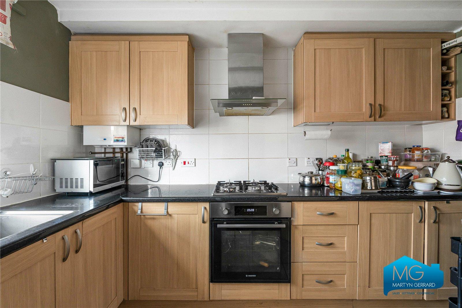 2 bedroom Terraced House to rent - Martyn Gerrard