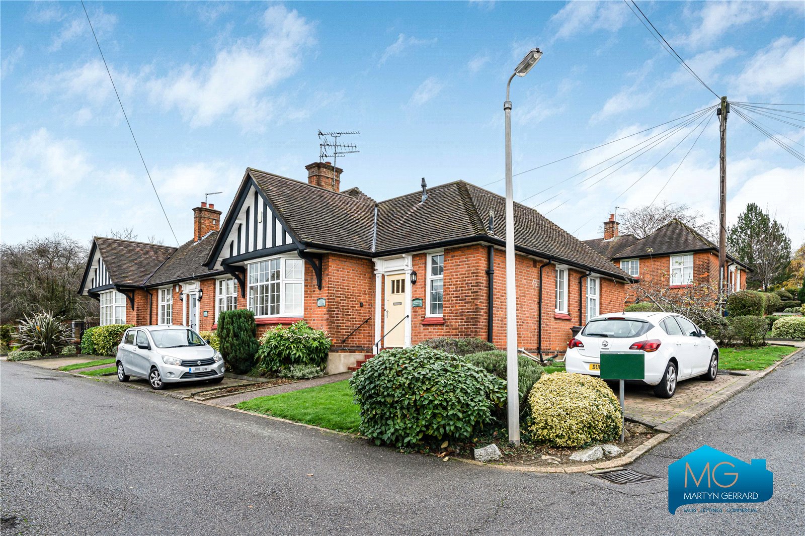 2 bedroom End of Terrace House to rent - Martyn Gerrard