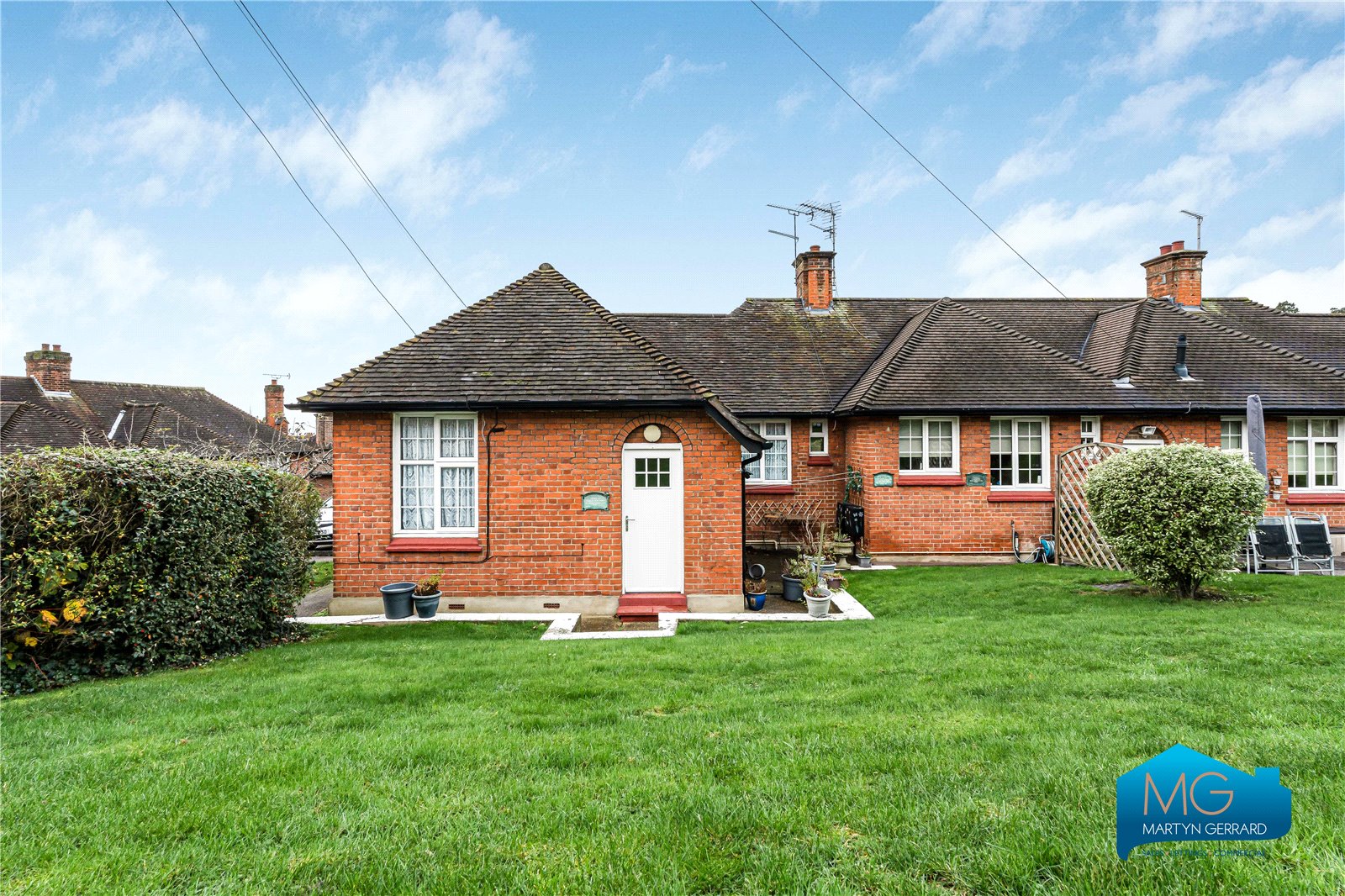 2 bedroom End of Terrace House to rent - Martyn Gerrard
